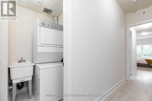 1074 Lansdowne Avenue, Toronto, ON - Indoor Photo Showing Laundry Room