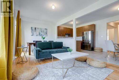 1081 Urell Way, Milton, ON - Indoor Photo Showing Living Room