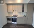 4010 - 3900 Confederation Parkway, Mississauga, ON  - Indoor Photo Showing Kitchen 