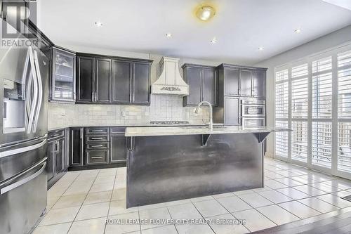 609 Gibson Crescent, Milton, ON - Indoor Photo Showing Kitchen With Upgraded Kitchen