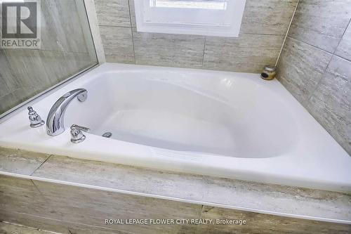 609 Gibson Crescent, Milton, ON - Indoor Photo Showing Bathroom