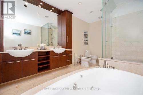 618 - 2095 Lake Shore Boulevard W, Toronto, ON - Indoor Photo Showing Bathroom