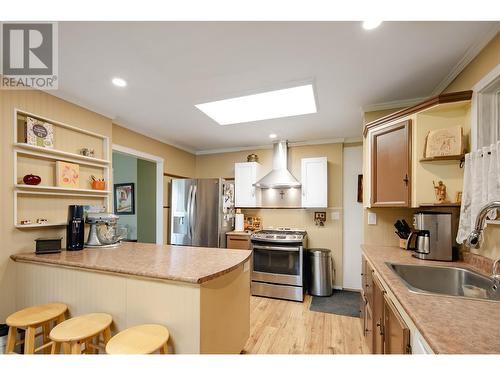 4816 South Grandview Flats Road, Armstrong, BC - Indoor Photo Showing Kitchen