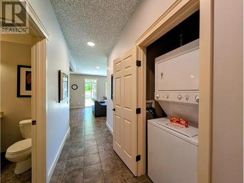 500 Bighorn Boulevard Unit# 512B, Radium Hot Springs, BC - Indoor Photo Showing Laundry Room