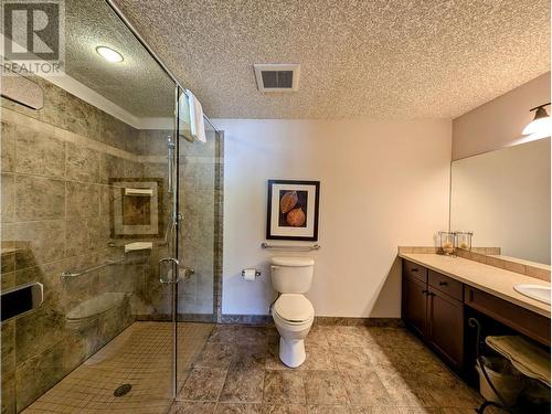 500 Bighorn Boulevard Unit# 512B, Radium Hot Springs, BC - Indoor Photo Showing Bathroom