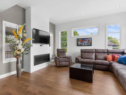 Salon - 74 Rue Du Bôme, Lévis (Les Chutes-De-La-Chaudière-Est), QC - Indoor Photo Showing Living Room