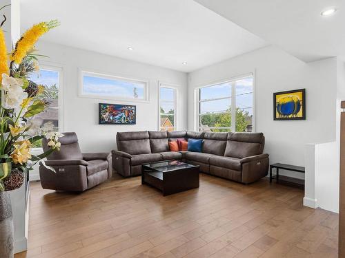 Salon - 74 Rue Du Bôme, Lévis (Les Chutes-De-La-Chaudière-Est), QC - Indoor Photo Showing Living Room