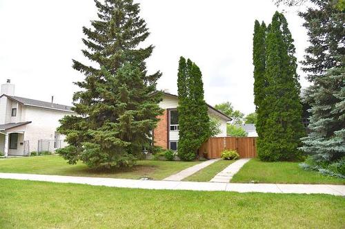 1582 Rothesay St, Winnipeg, MB 