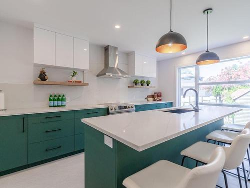 Cuisine - 6780 Rue Baillargeon, Brossard, QC - Indoor Photo Showing Kitchen With Upgraded Kitchen