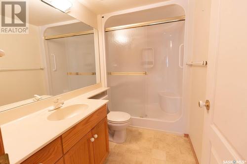 254 3631 Albert Street, Regina, SK - Indoor Photo Showing Bathroom