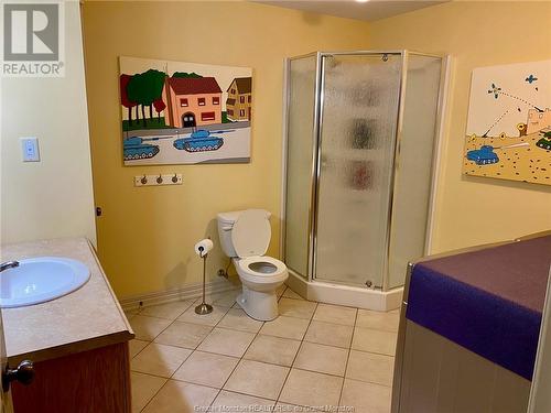 90 Bonaventure St, Dieppe, NB - Indoor Photo Showing Bathroom