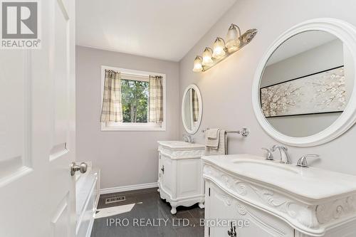 19997 Willoughby Road, Caledon (Alton), ON - Indoor Photo Showing Bathroom