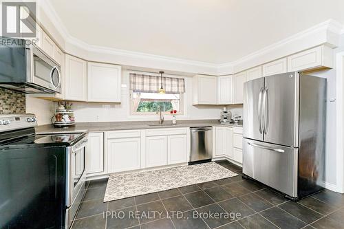 19997 Willoughby Road, Caledon (Alton), ON - Indoor Photo Showing Kitchen