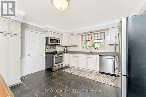 19997 Willoughby Road, Caledon (Alton), ON - Indoor Photo Showing Kitchen