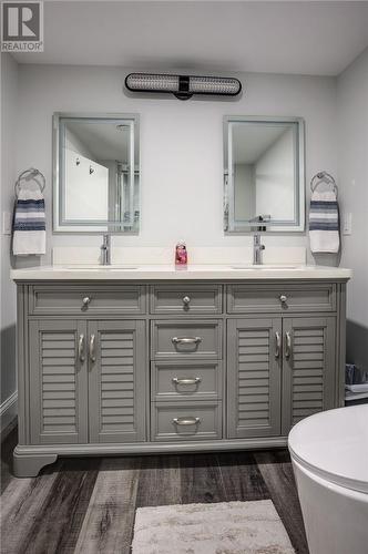 1124 Madeleine Avenue, Greater Sudbury, ON - Indoor Photo Showing Bathroom