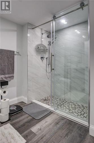 1124 Madeleine Avenue, Greater Sudbury, ON - Indoor Photo Showing Bathroom