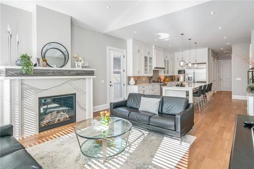 507 Mississauga Street, Niagara-On-The-Lake, ON - Indoor Photo Showing Living Room With Fireplace