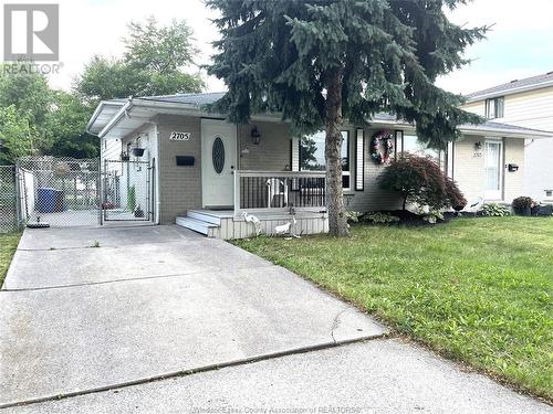 2705 Jefferson Boulevard, Windsor, ON - Outdoor