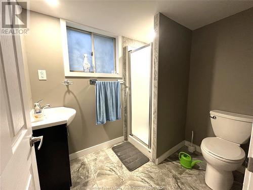 2705 Jefferson Boulevard, Windsor, ON - Indoor Photo Showing Bathroom