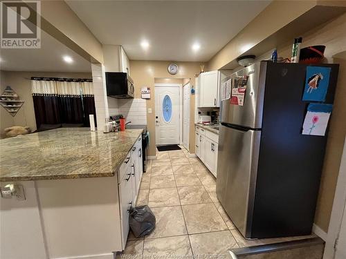 2705 Jefferson Boulevard, Windsor, ON - Indoor Photo Showing Kitchen