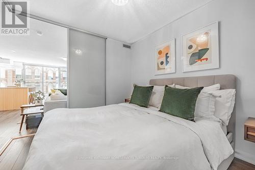 305 - 205 Frederick Street, Toronto, ON - Indoor Photo Showing Bedroom