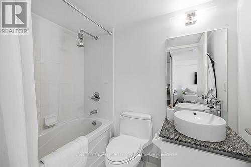 305 - 205 Frederick Street, Toronto, ON - Indoor Photo Showing Bathroom