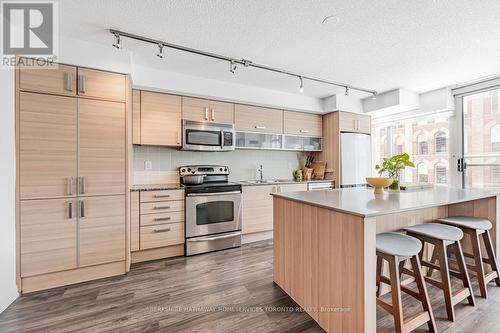 305 - 205 Frederick Street, Toronto, ON - Indoor Photo Showing Kitchen