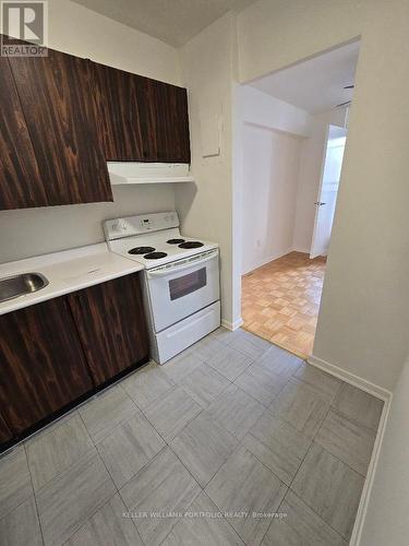 1102 - 30 Gloucester Street, Toronto, ON - Indoor Photo Showing Kitchen