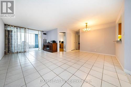 521 - 32 Clarissa Drive, Richmond Hill, ON - Indoor Photo Showing Other Room