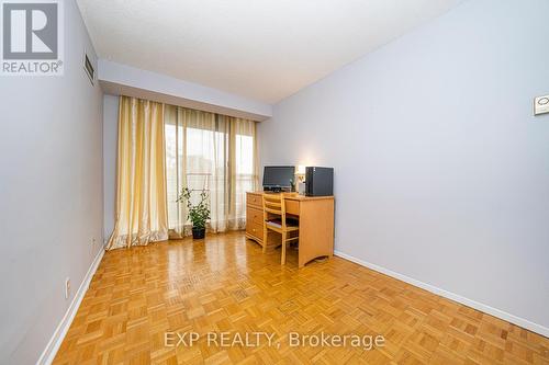 521 - 32 Clarissa Drive, Richmond Hill, ON - Indoor Photo Showing Other Room