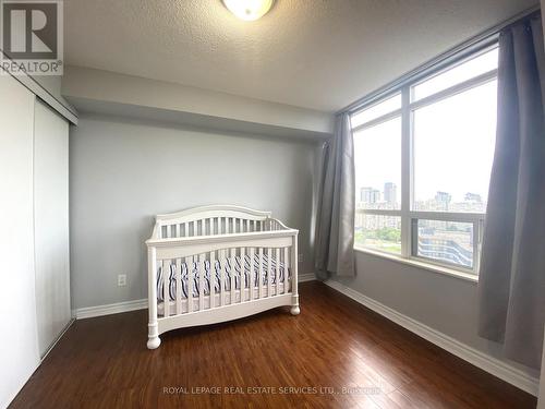 2211 - 3880 Duke Of York Boulevard, Mississauga, ON - Indoor Photo Showing Bedroom