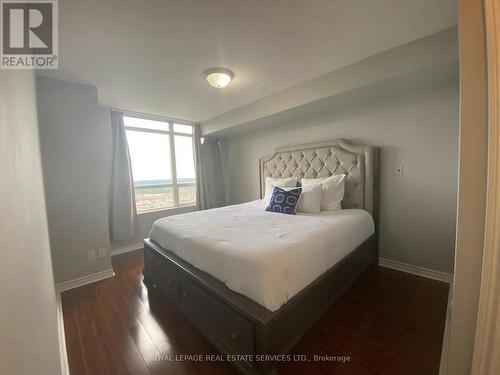 2211 - 3880 Duke Of York Boulevard, Mississauga, ON - Indoor Photo Showing Bedroom