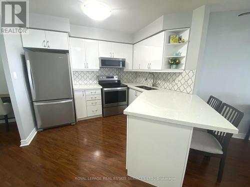 2211 - 3880 Duke Of York Boulevard, Mississauga, ON - Indoor Photo Showing Kitchen With Double Sink