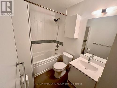 2323 - 165 Legion Road N, Toronto, ON - Indoor Photo Showing Bathroom