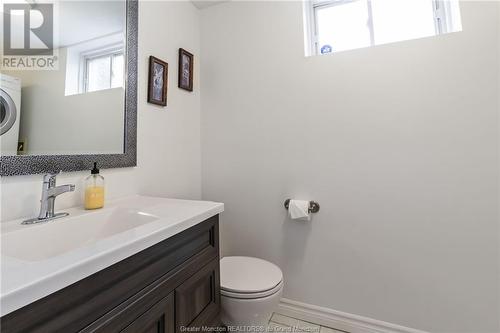 441 Louis St, Dieppe, NB - Indoor Photo Showing Bathroom