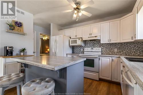 441 Louis St, Dieppe, NB - Indoor Photo Showing Kitchen With Double Sink