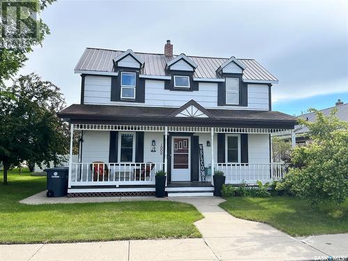 1009 7Th Street, Rosthern, SK - Outdoor With Deck Patio Veranda With Facade