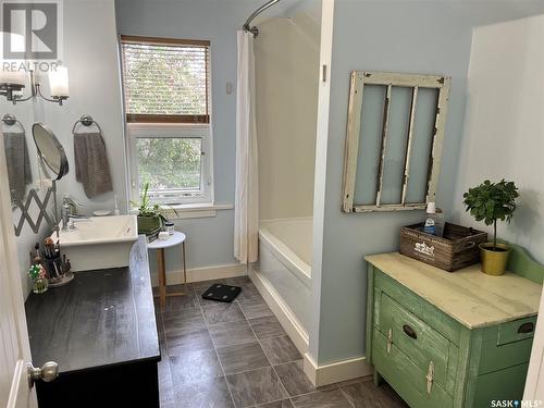 1009 7Th Street, Rosthern, SK - Indoor Photo Showing Bathroom