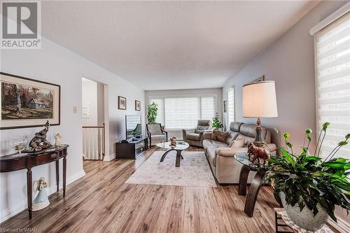 57 Inverness Drive, Cambridge, ON - Indoor Photo Showing Living Room