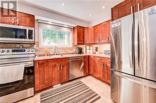 57 Inverness Drive, Cambridge, ON - Indoor Photo Showing Kitchen