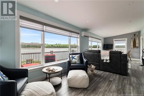 2785 Route 515, Sainte-Marie-De-Kent, NB - Indoor Photo Showing Living Room