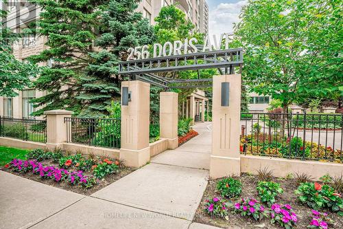 1211 - 256 Doris Avenue, Toronto, ON - Outdoor