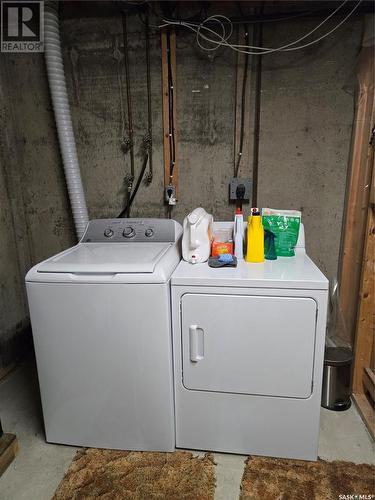 216 Cross Street, Outlook, SK - Indoor Photo Showing Laundry Room