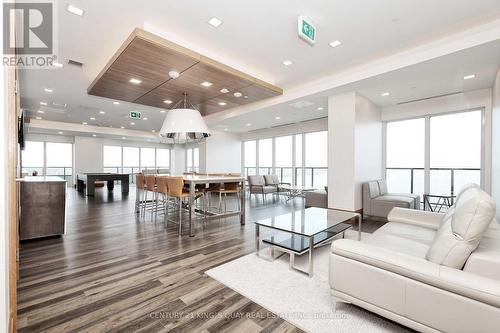 2001 - 20 Shore Breeze Drive, Toronto, ON - Indoor Photo Showing Living Room