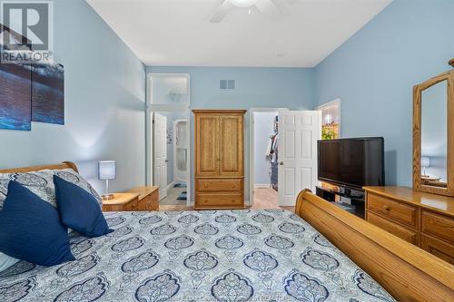 20 Lakeside Crescent, Kingsville, ON - Indoor Photo Showing Bedroom