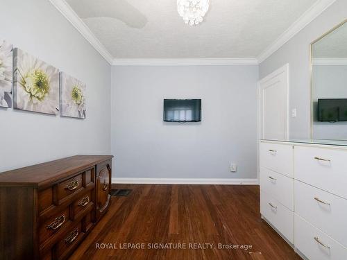 146 Upper Canada Dr, Toronto, ON - Indoor Photo Showing Other Room