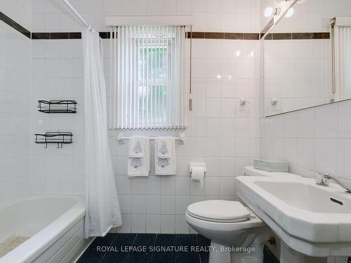 146 Upper Canada Dr, Toronto, ON - Indoor Photo Showing Bathroom