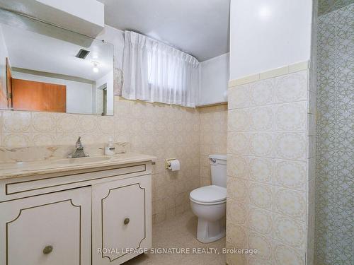 146 Upper Canada Dr, Toronto, ON - Indoor Photo Showing Bathroom