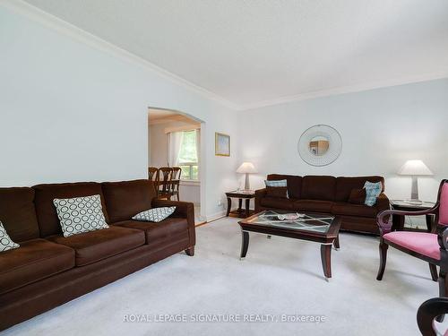 146 Upper Canada Dr, Toronto, ON - Indoor Photo Showing Living Room