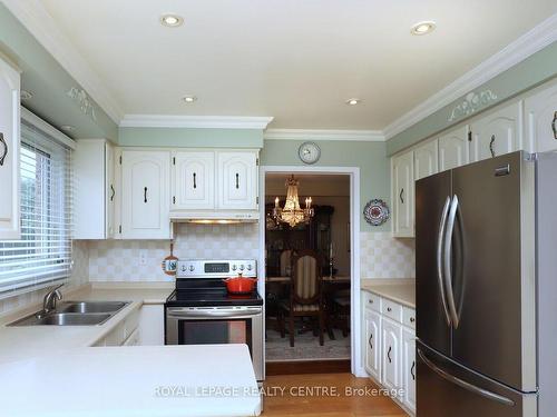 4184 Tall Pine Crt, Mississauga, ON - Indoor Photo Showing Kitchen With Double Sink